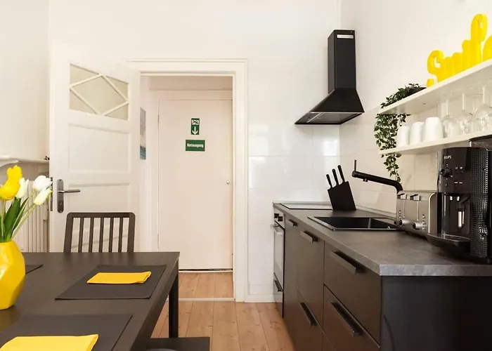 Апартаменты Stylish Loft Selfcheckin Street Parking *