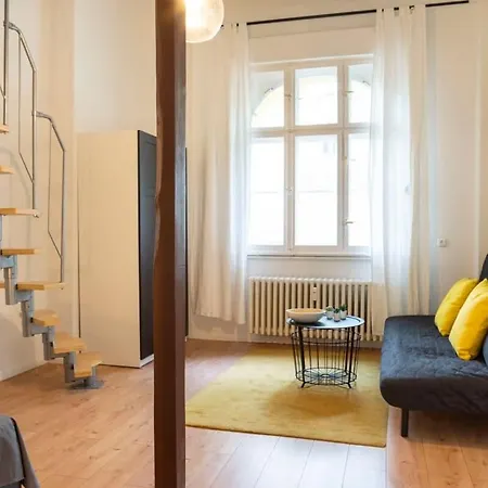 Stylish Loft Selfcheckin Street Parking Appartamento